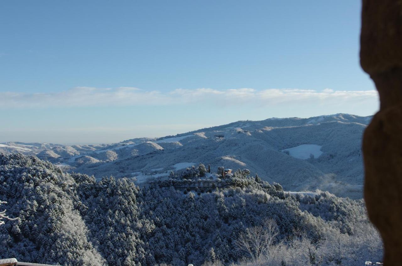 Bed and Breakfast Vinco Castel del Rio Екстер'єр фото